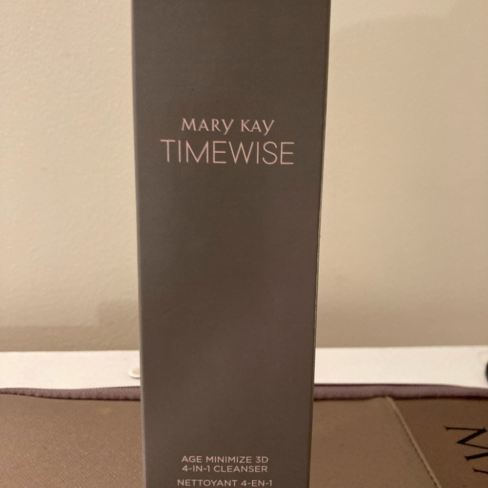 Mary Kay 4/1 cleanser